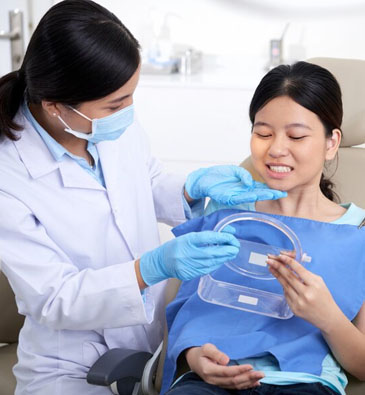 Bước 2: Bác sĩ thăm khám, đánh giá tình trạng răng, lên phác đồ điều trị 1:1
