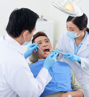 Bước 5: Bác sĩ trực tiếp xử lý các bệnh lý về răng, nha khoa thẩm mỹ cho khách hàng 